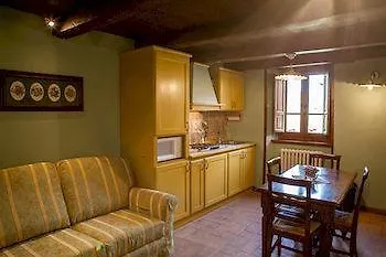 Borgo Dei Corsi House Отель Реджиолло