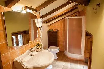 Borgo Dei Corsi House * Реджиолло
