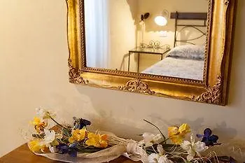 Borgo Dei Corsi House * Реджиолло