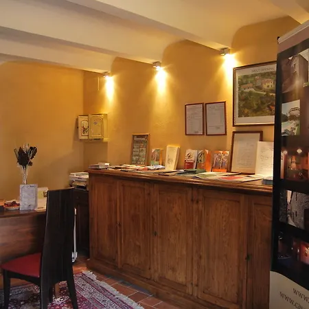 Borgo Dei Corsi House Отель Реджиолло