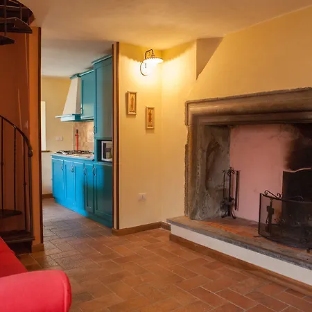 Отель Borgo Dei Corsi House Реджиолло