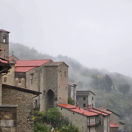 Borgo Dei Corsi House Отель Реджиолло